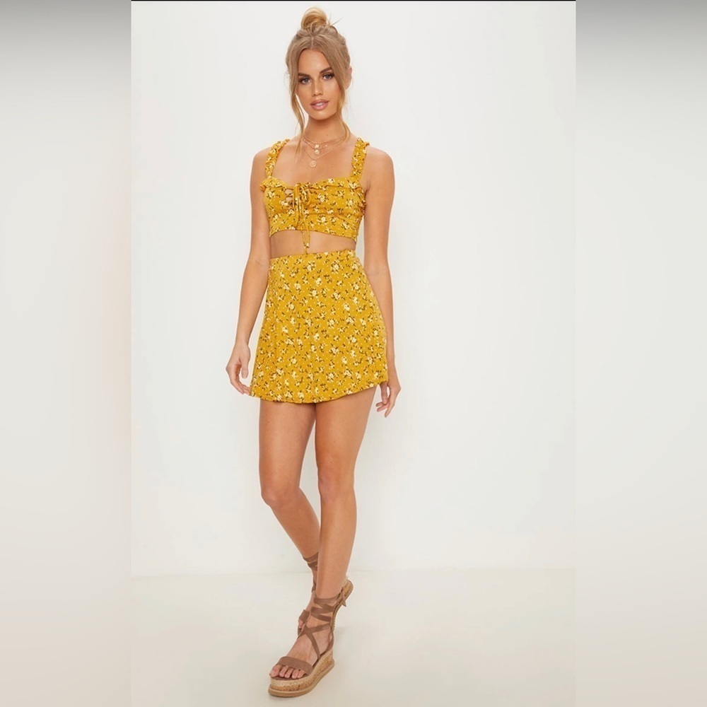 NWT Pretty Little Thing Mustard Ditsy Floral Skater Skirt in US 4 - Picture 6 of 6